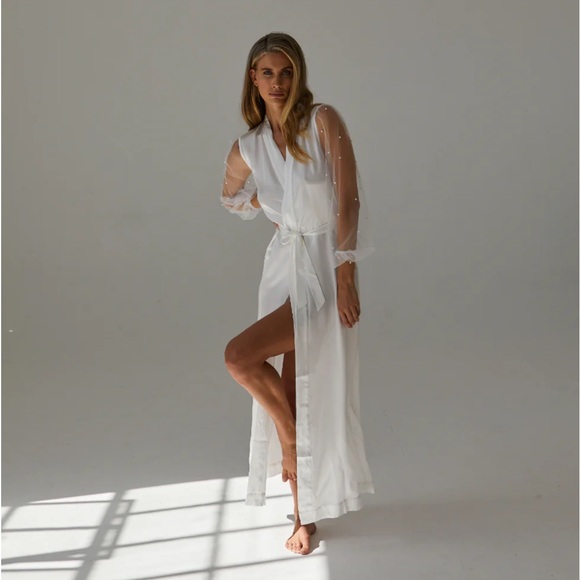 NWT The Mode Silk Robe with Pearls - Picture 4 of 4